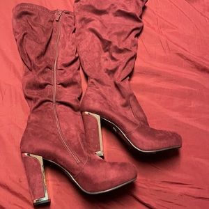 Wine colored knee high boots very stylish